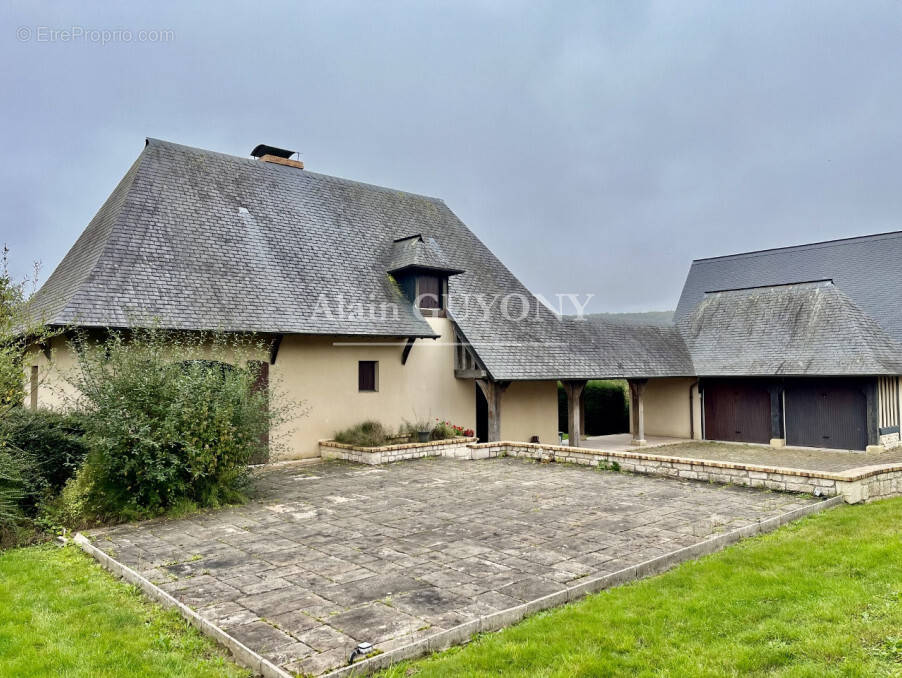 Maison à PONT-L&#039;EVEQUE