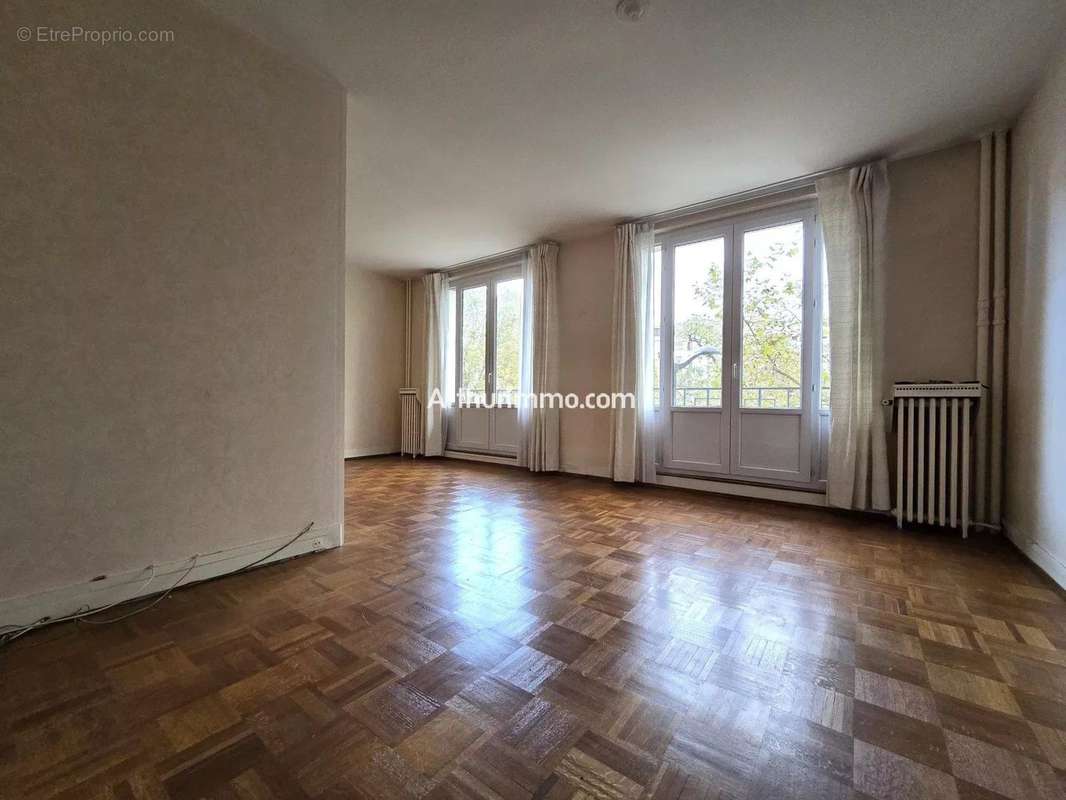 Appartement à PARIS-12E