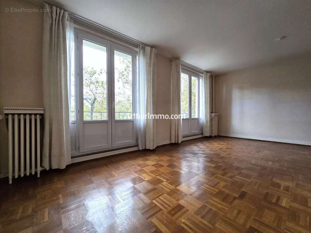 Appartement à PARIS-12E