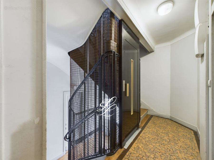 Appartement à PARIS-7E