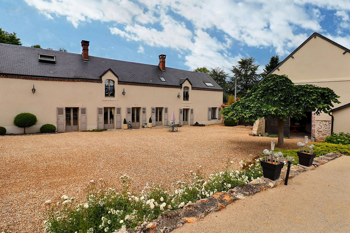 Maison à EPERNON