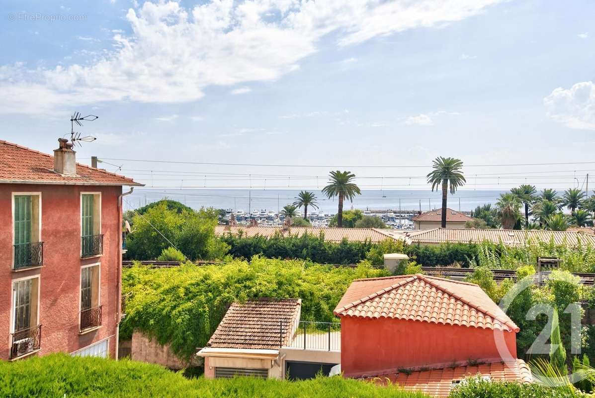 Appartement à BEAULIEU-SUR-MER