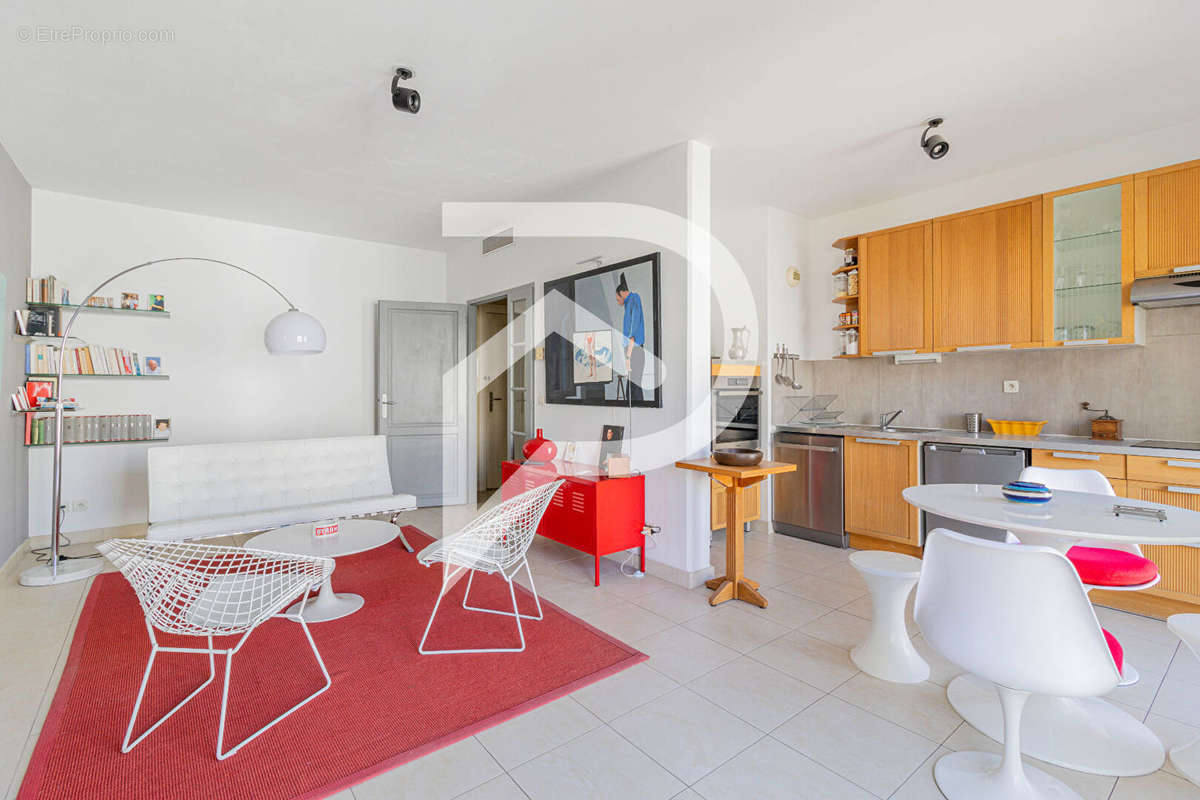 Appartement à MARSEILLE-7E