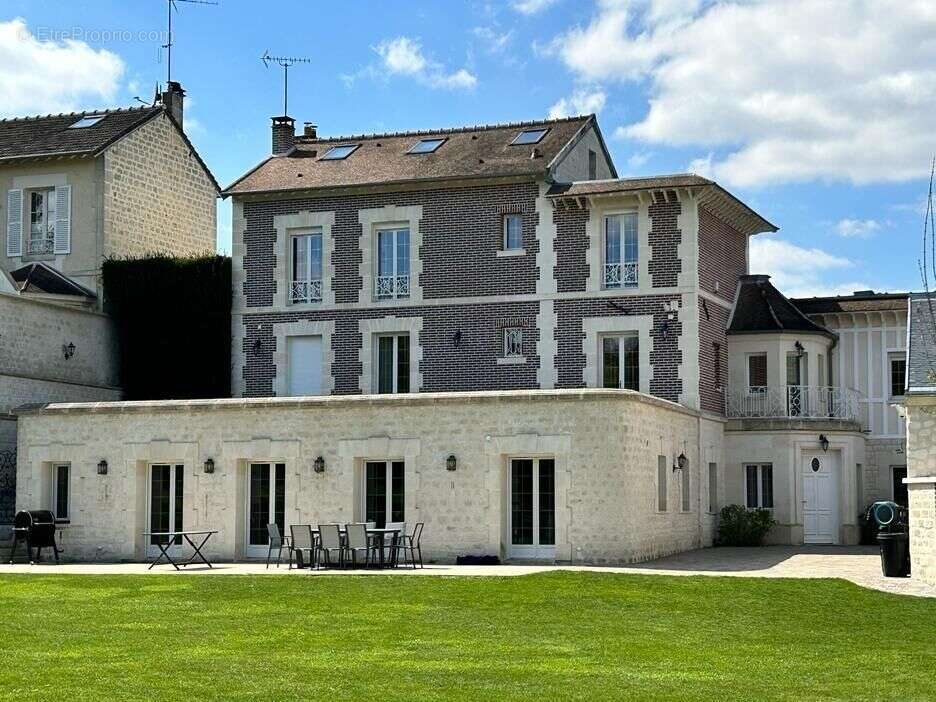 Maison à CHANTILLY