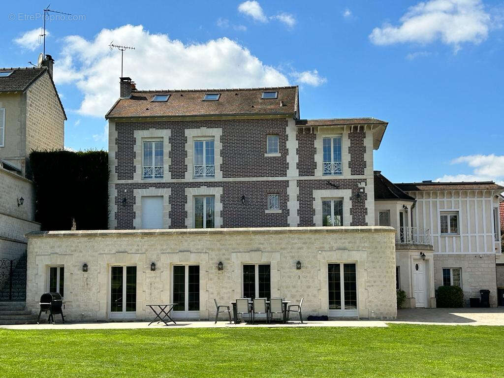 Maison à CHANTILLY