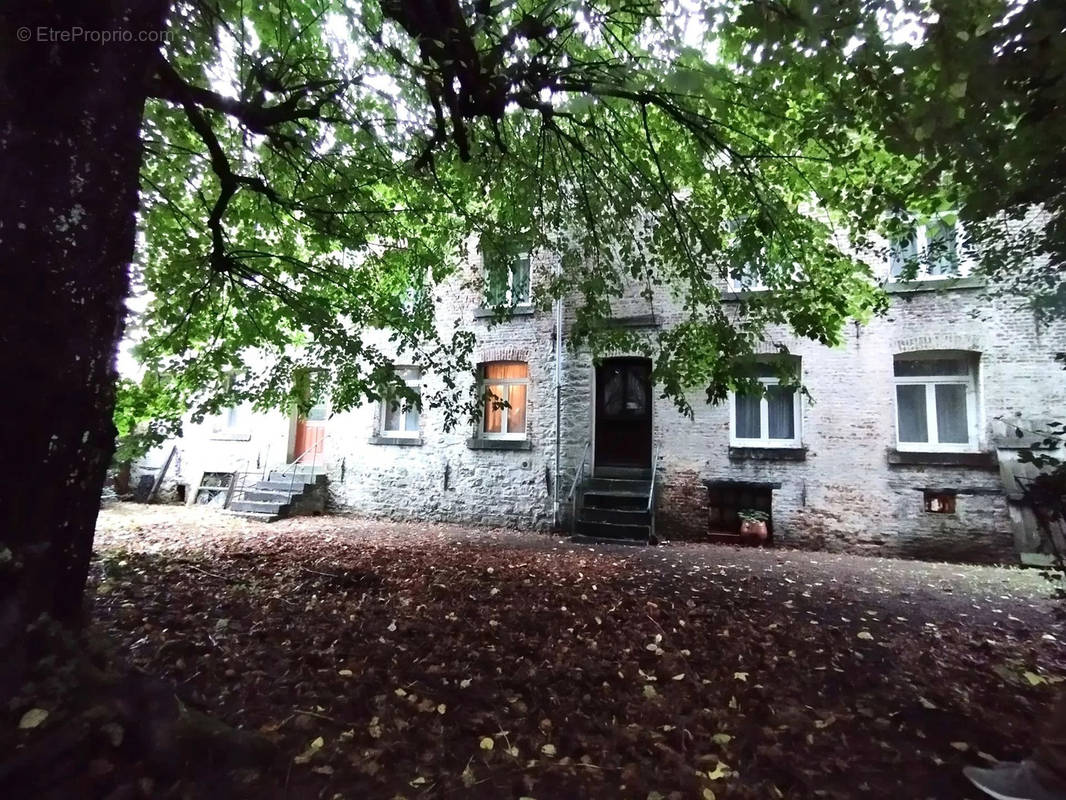 Maison à SOLRE-LE-CHATEAU