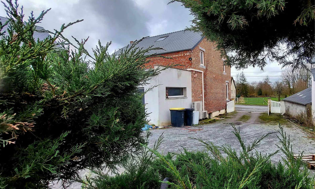 Maison à ROCQUIGNY