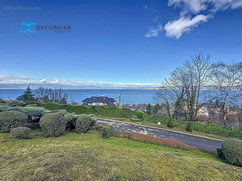 Appartement à EVIAN-LES-BAINS