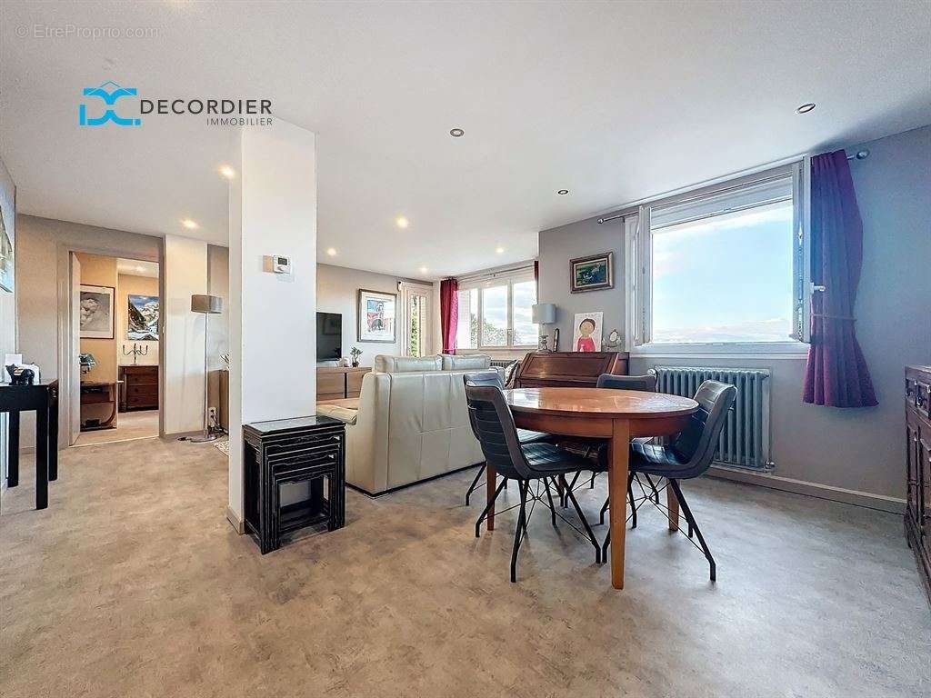 Appartement à EVIAN-LES-BAINS