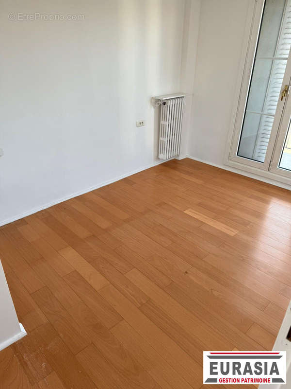 chambre 1 - Appartement à AUBERVILLIERS