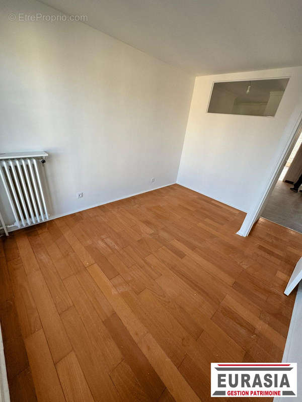 chambre 2 - Appartement à AUBERVILLIERS