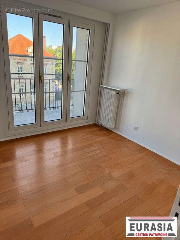 chambre 2 - Appartement à AUBERVILLIERS