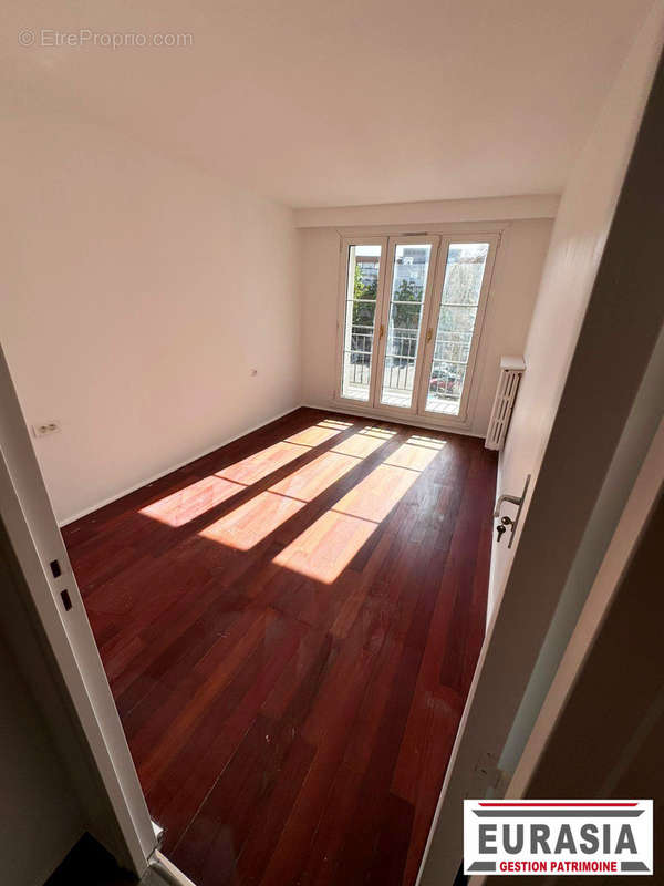 chambre 3 - Appartement à AUBERVILLIERS