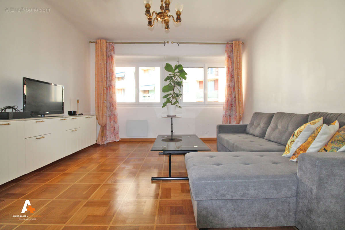 Appartement à MARSEILLE-8E