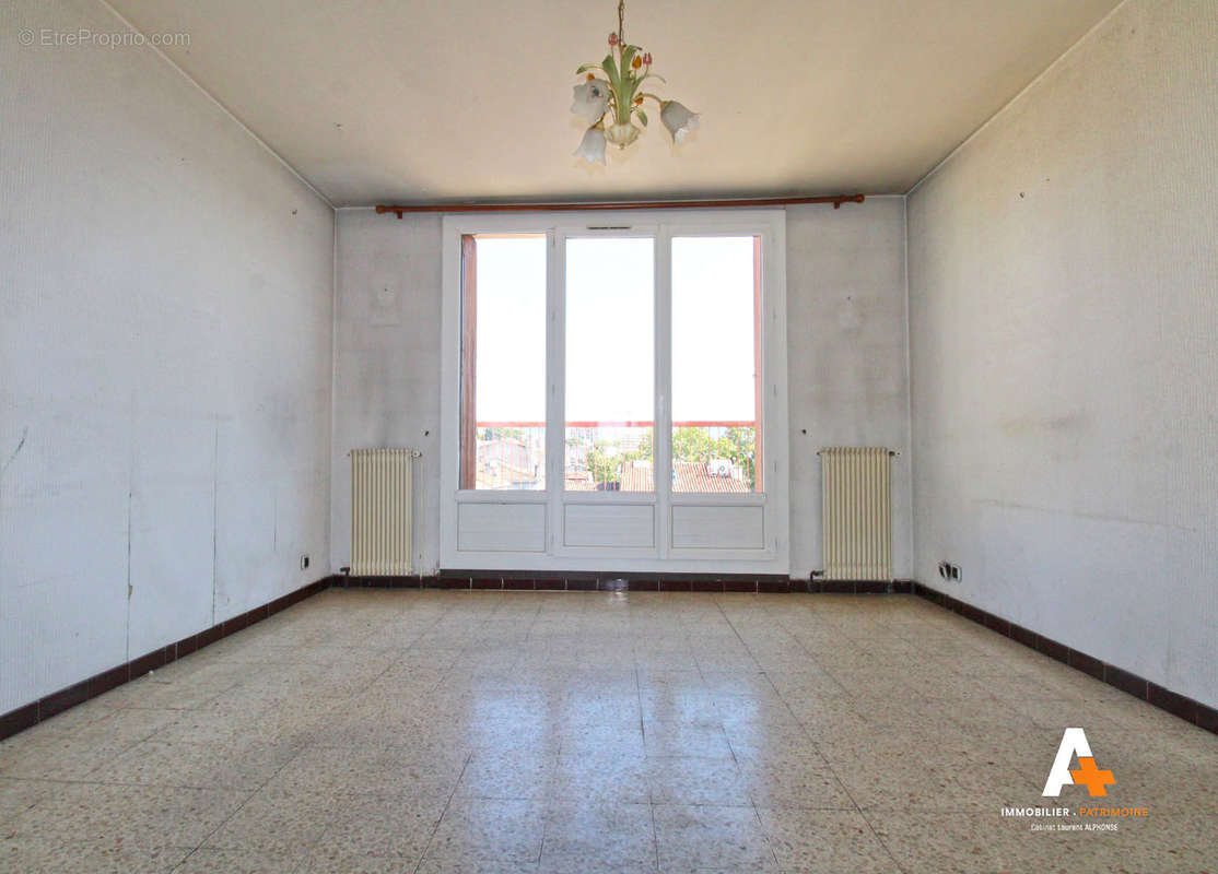 Appartement à MARSEILLE-4E