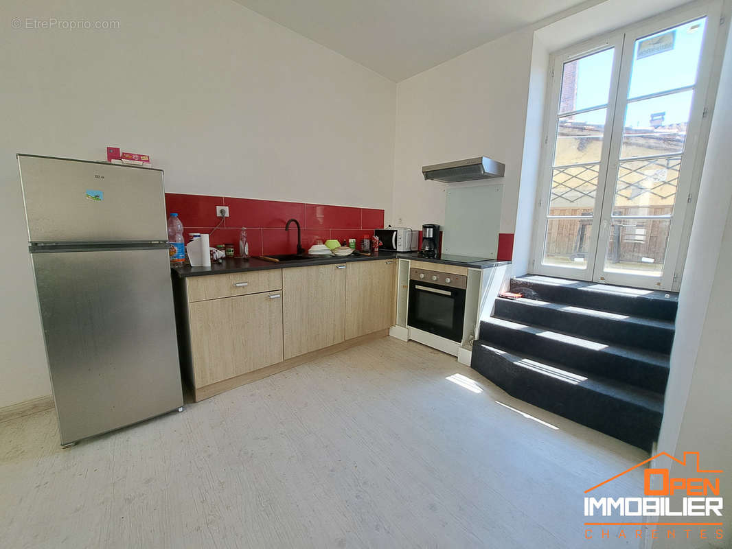 Appartement à BARBEZIEUX-SAINT-HILAIRE