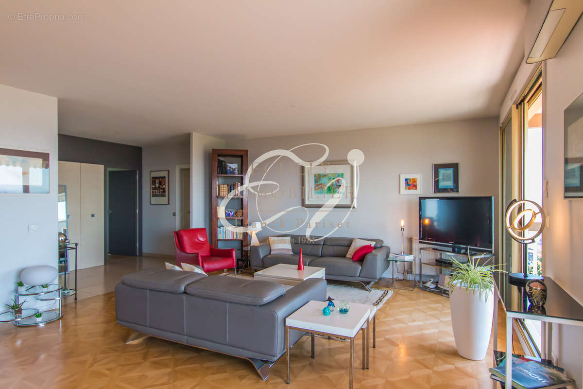 Appartement à SAINTE-FOY-LES-LYON