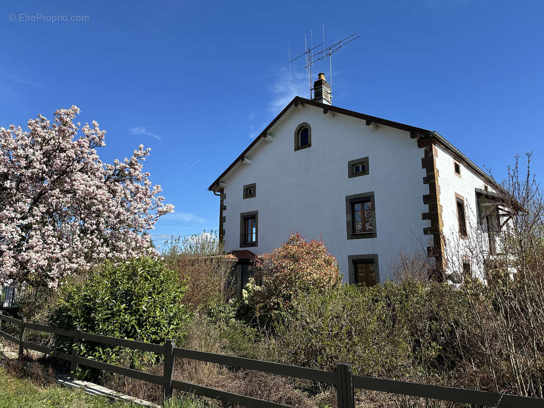 Maison à FOUGEROLLES