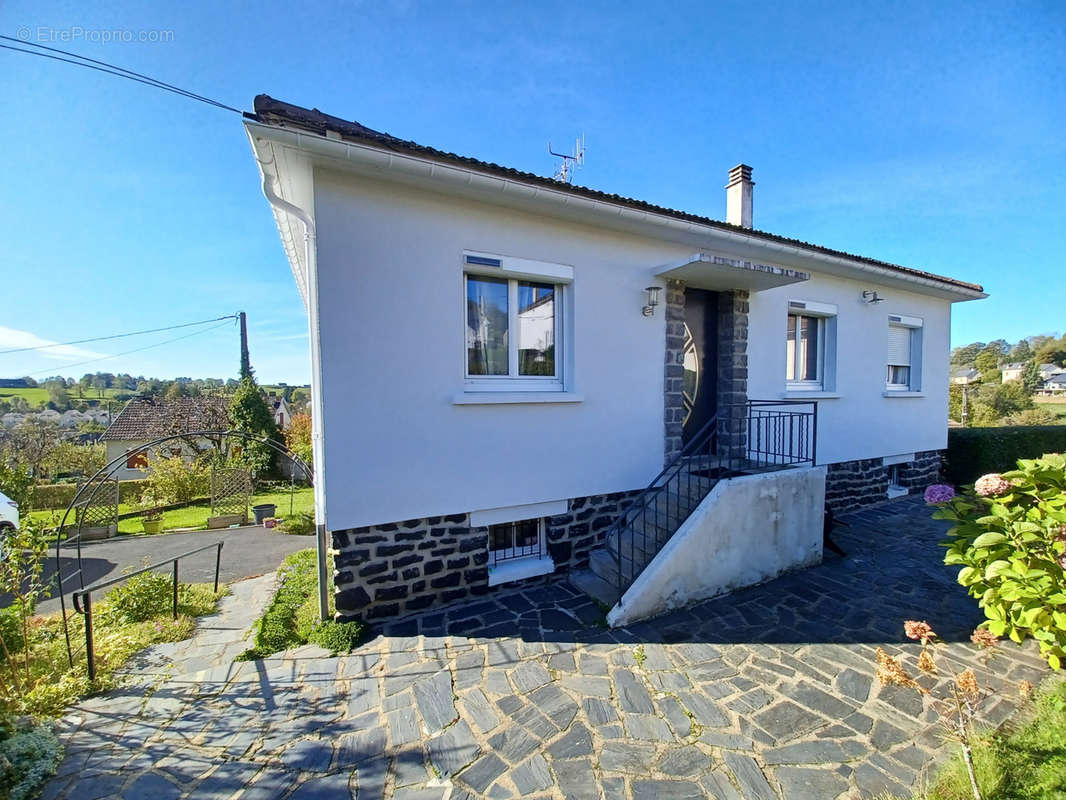 Maison à MAURIAC