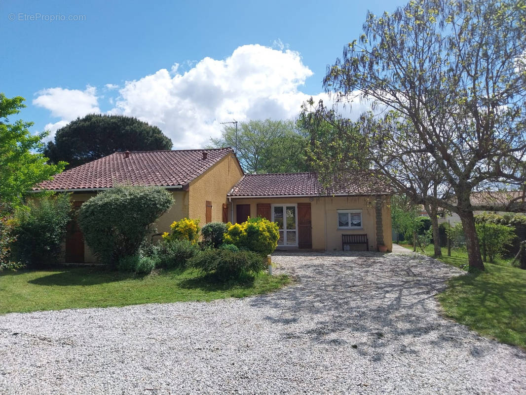 Maison à LEOGNAN