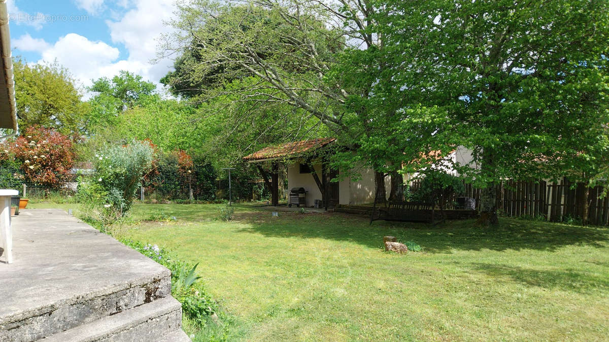 Maison à LEOGNAN