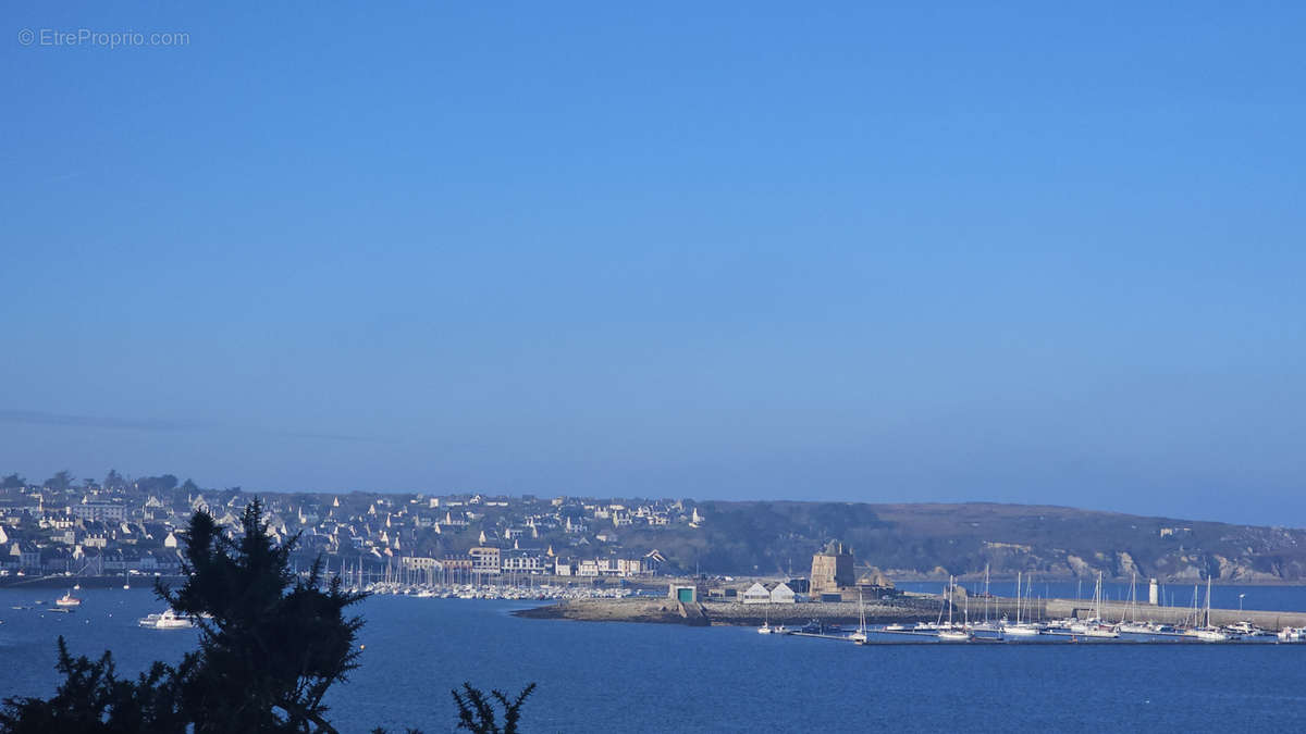 Maison à CAMARET-SUR-MER