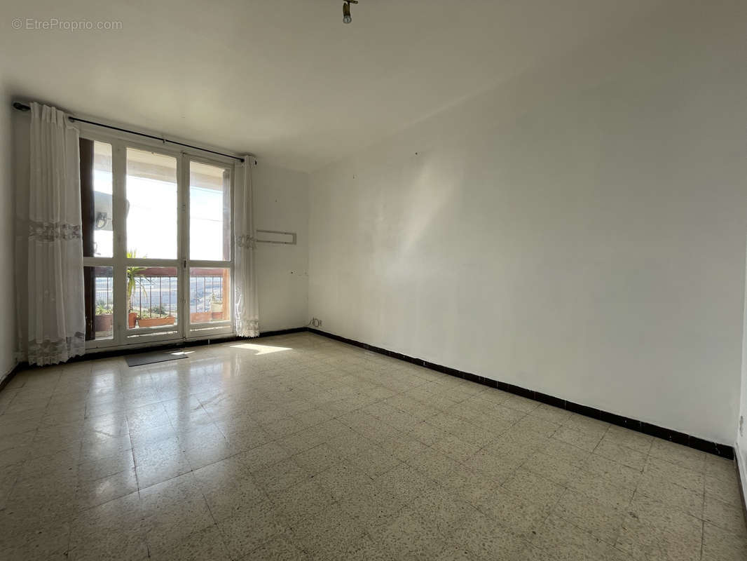 Appartement à MARSEILLE-15E