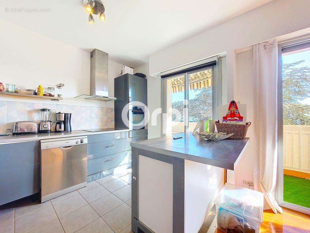 Appartement à VILLENEUVE-LOUBET