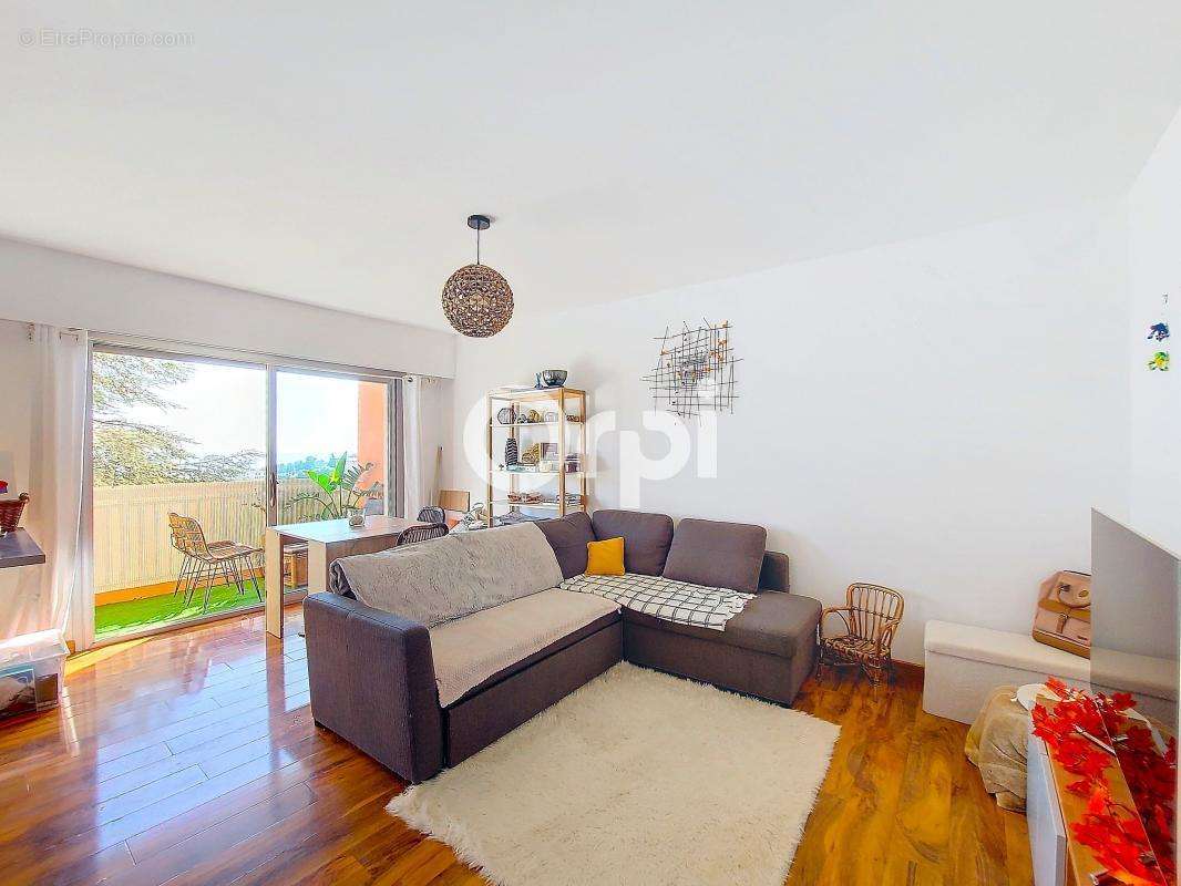 Appartement à VILLENEUVE-LOUBET