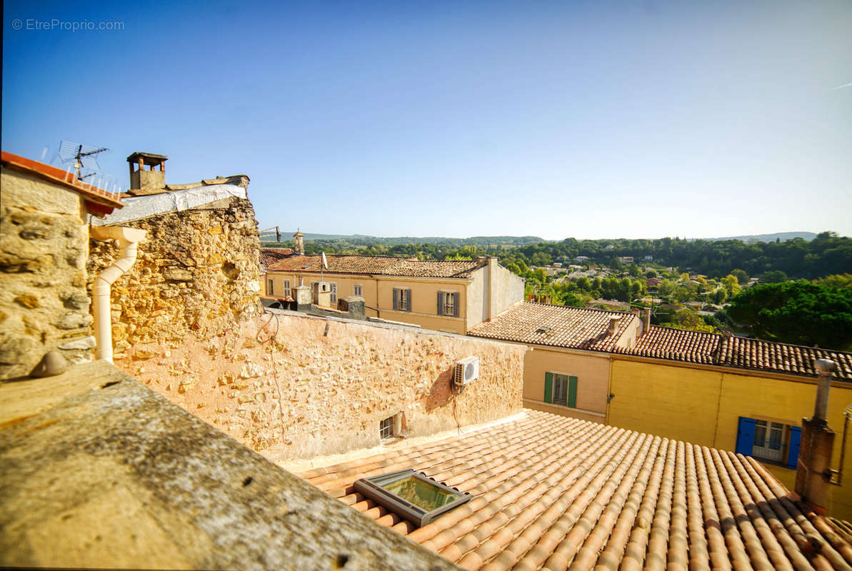 Maison à LA TOUR-D&#039;AIGUES