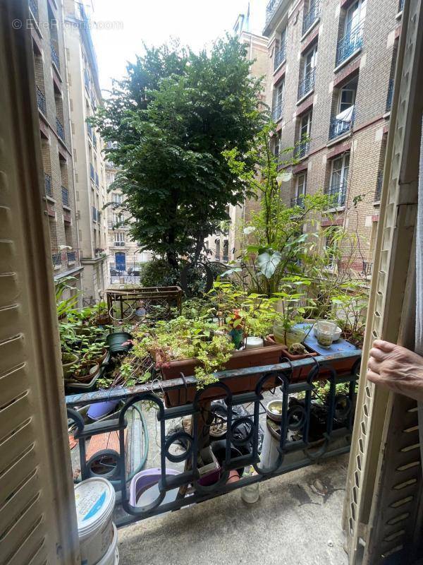 Appartement à PARIS-14E