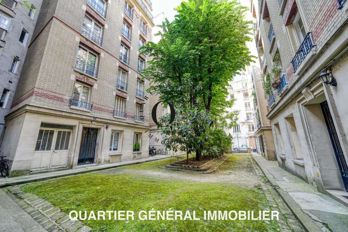 Appartement à PARIS-14E