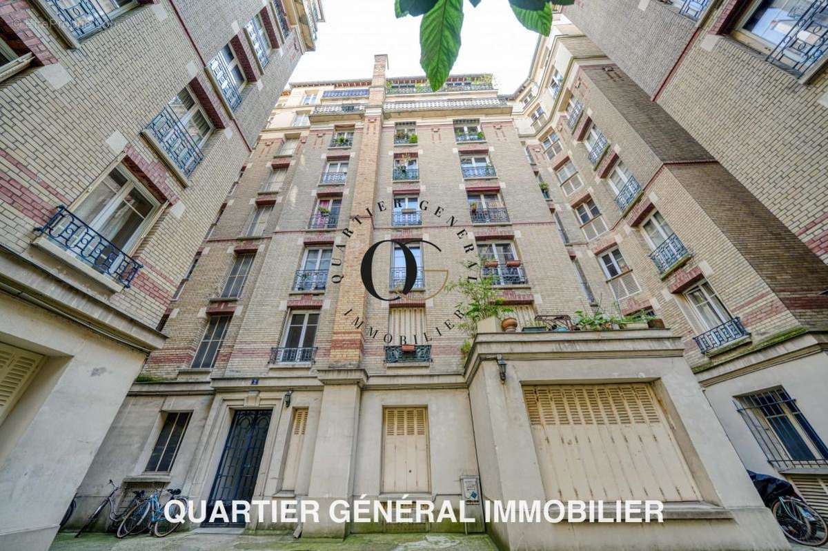 Appartement à PARIS-14E