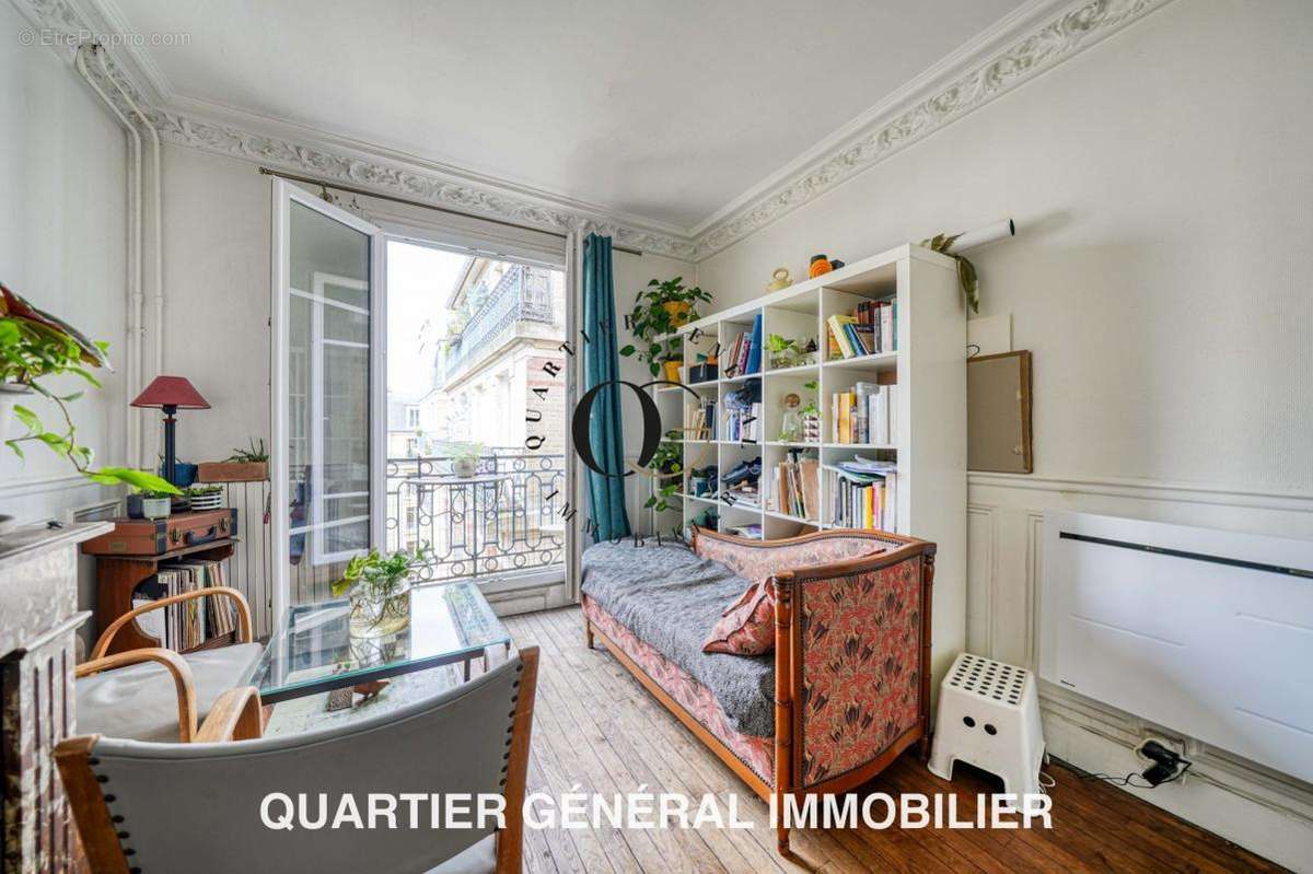 Appartement à PARIS-14E