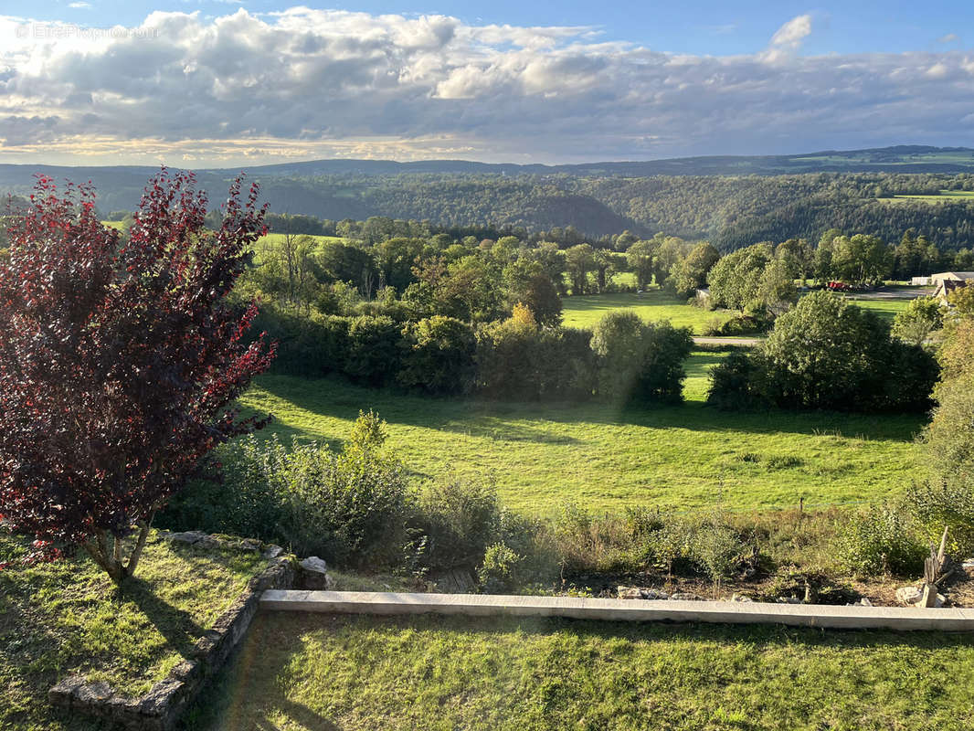 Maison à ORCHAMPS-VENNES