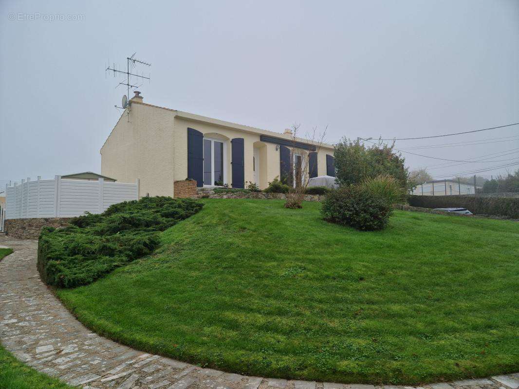 Maison à SAINT-LAURENT-SUR-SEVRE