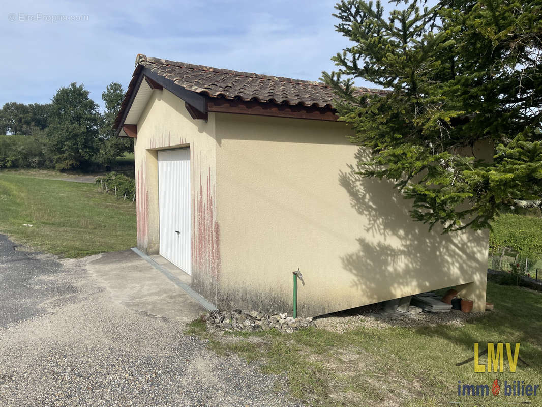 Maison à COUBEYRAC