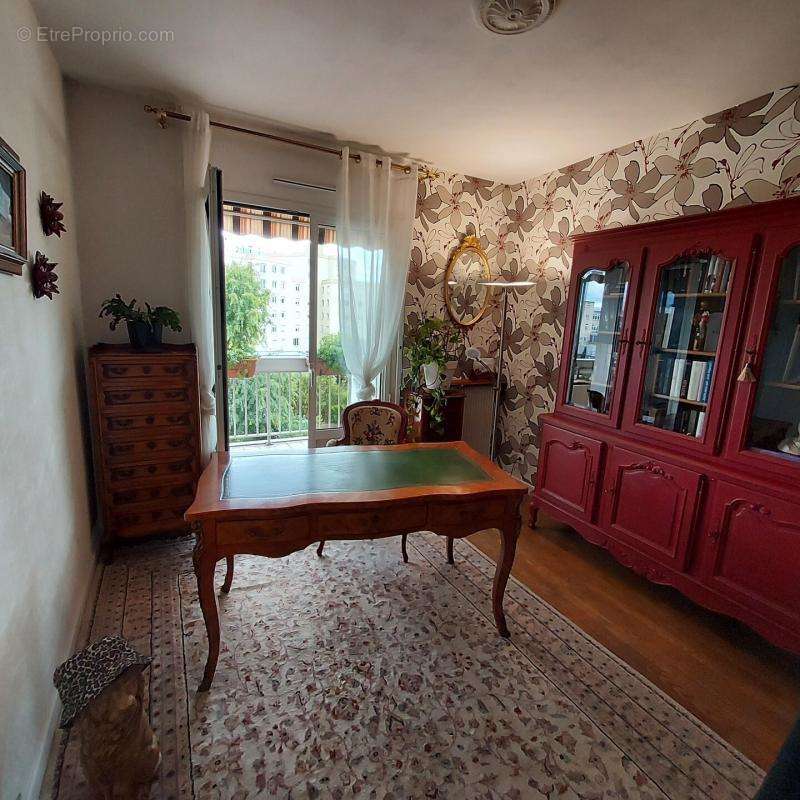 Appartement à LYON-8E