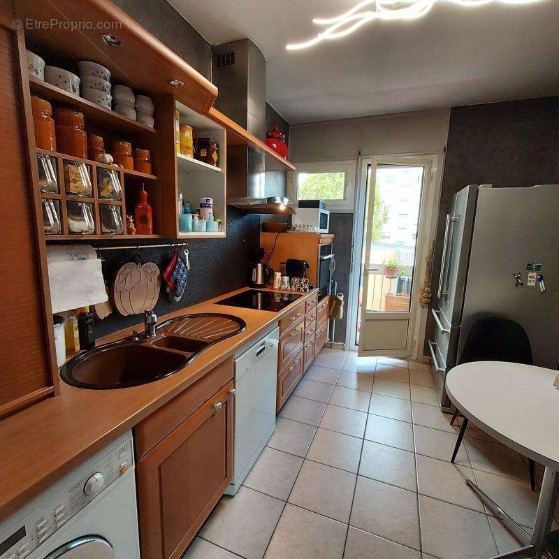 Appartement à LYON-8E