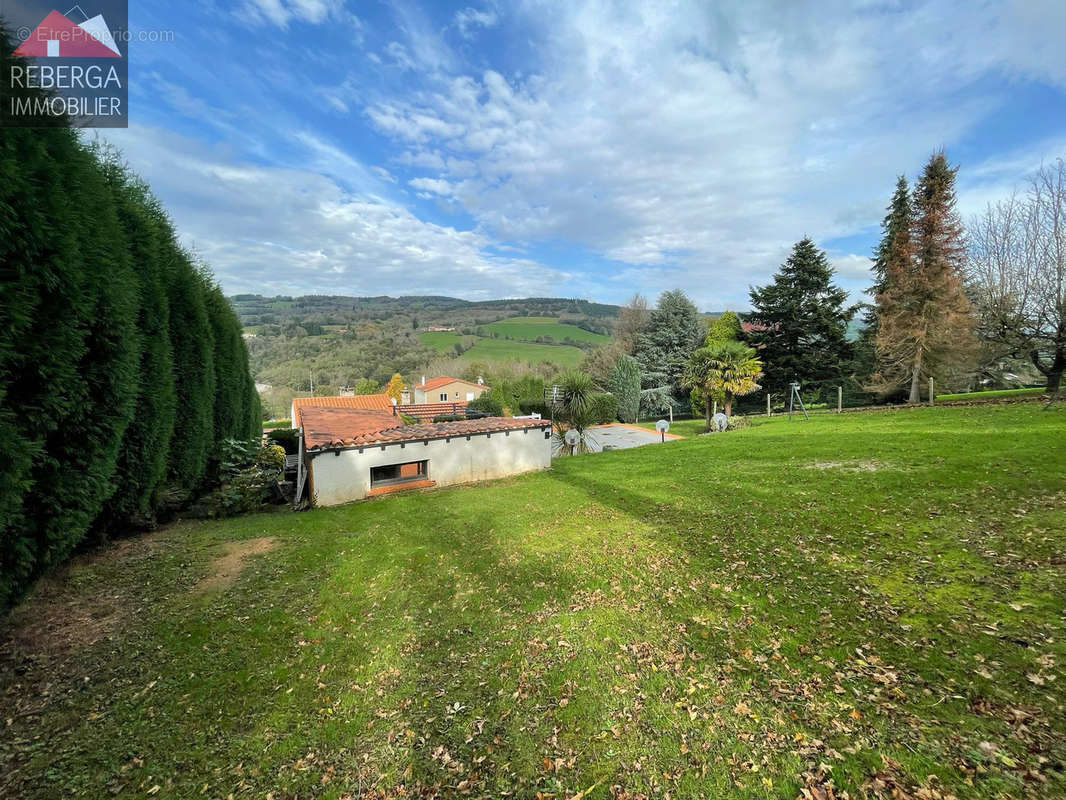 Maison à SAINT-AMANS-SOULT