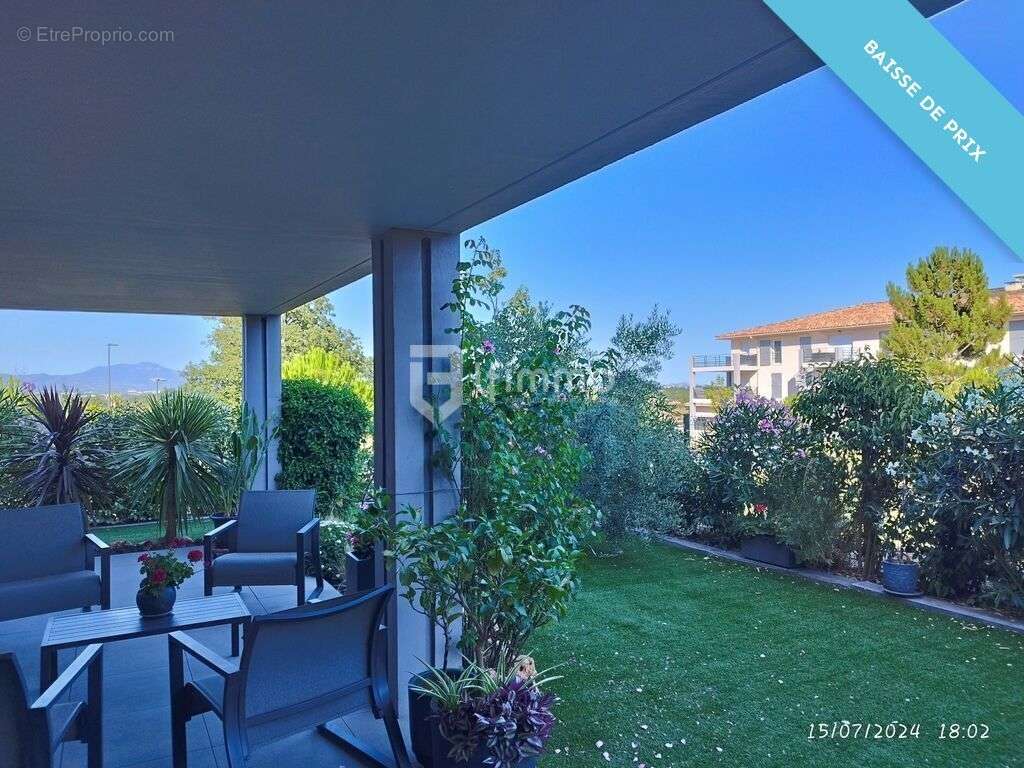 Appartement à ROQUEBRUNE-SUR-ARGENS