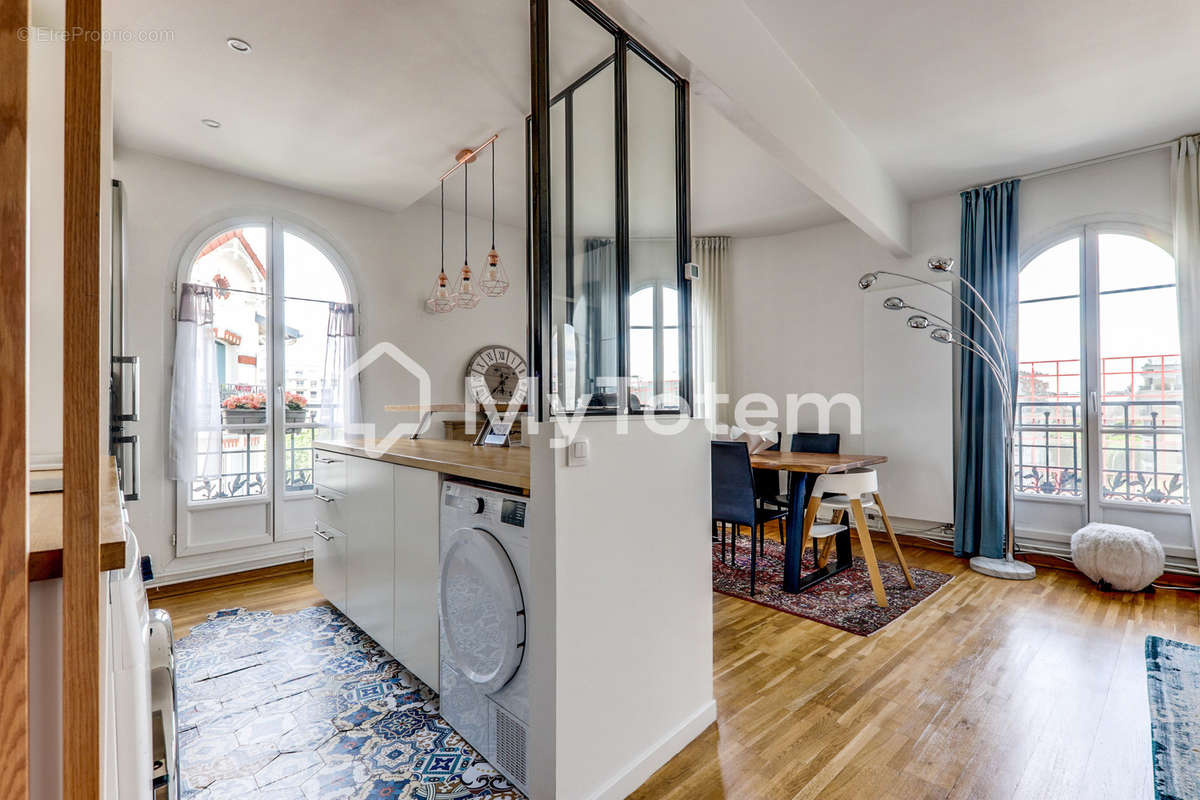 Appartement à COURBEVOIE