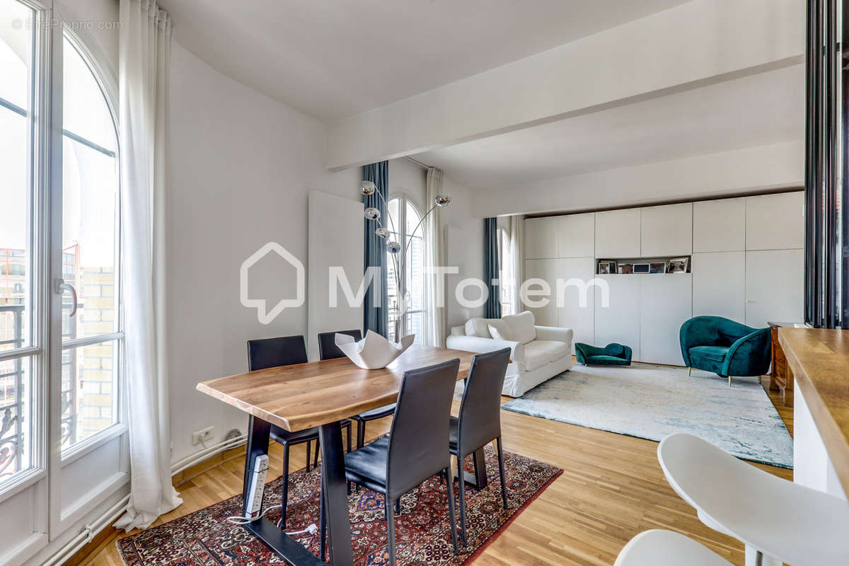 Appartement à COURBEVOIE