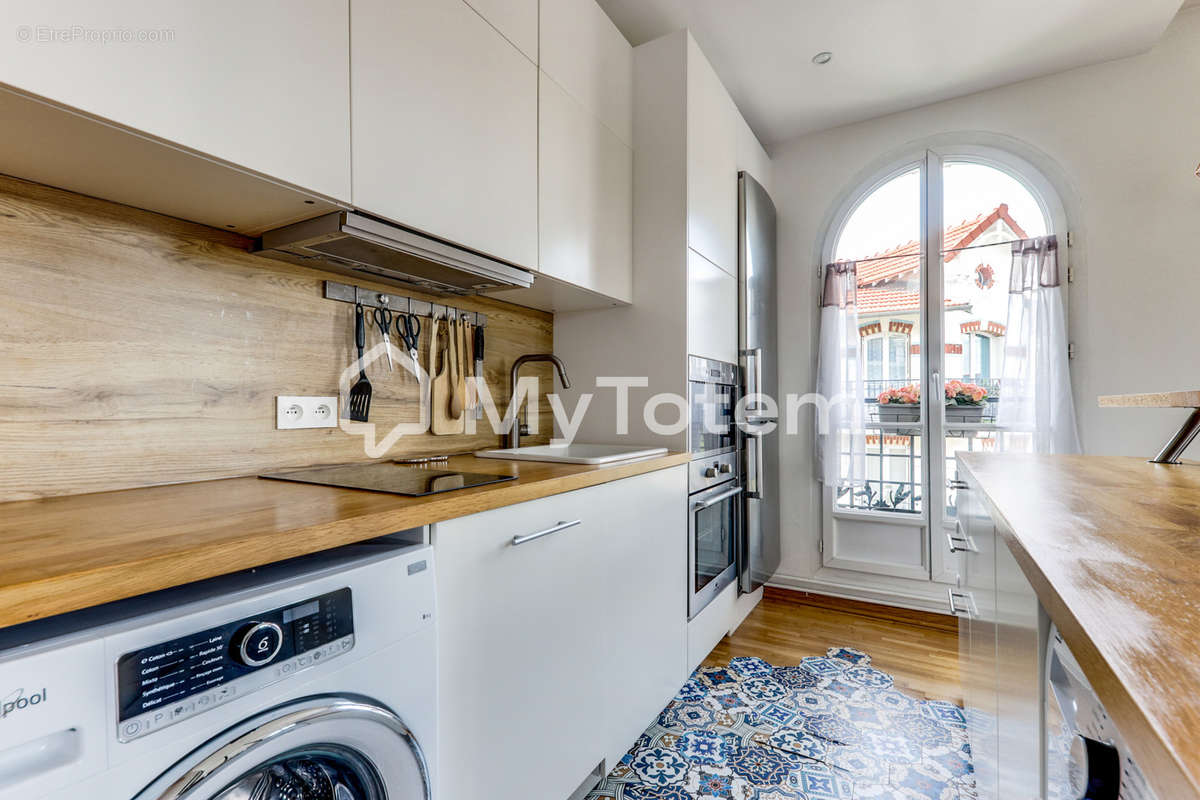 Appartement à COURBEVOIE