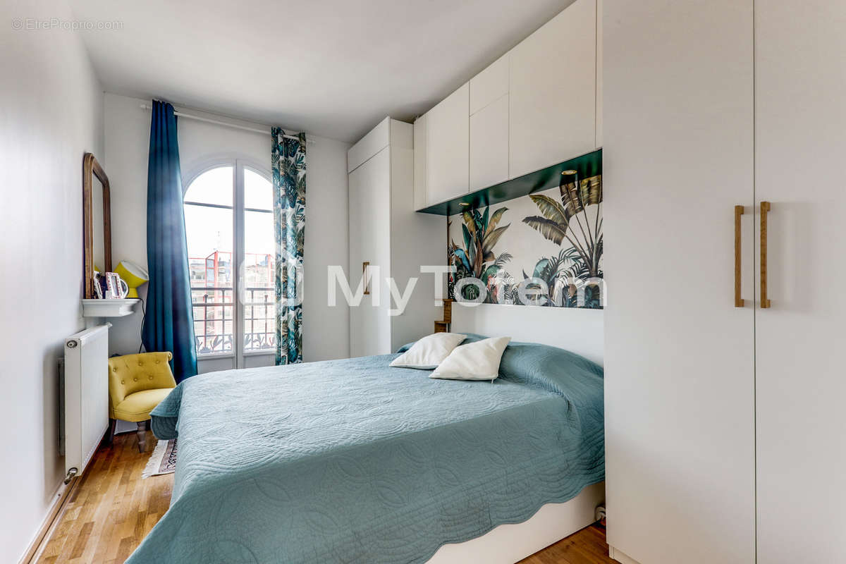 Appartement à COURBEVOIE