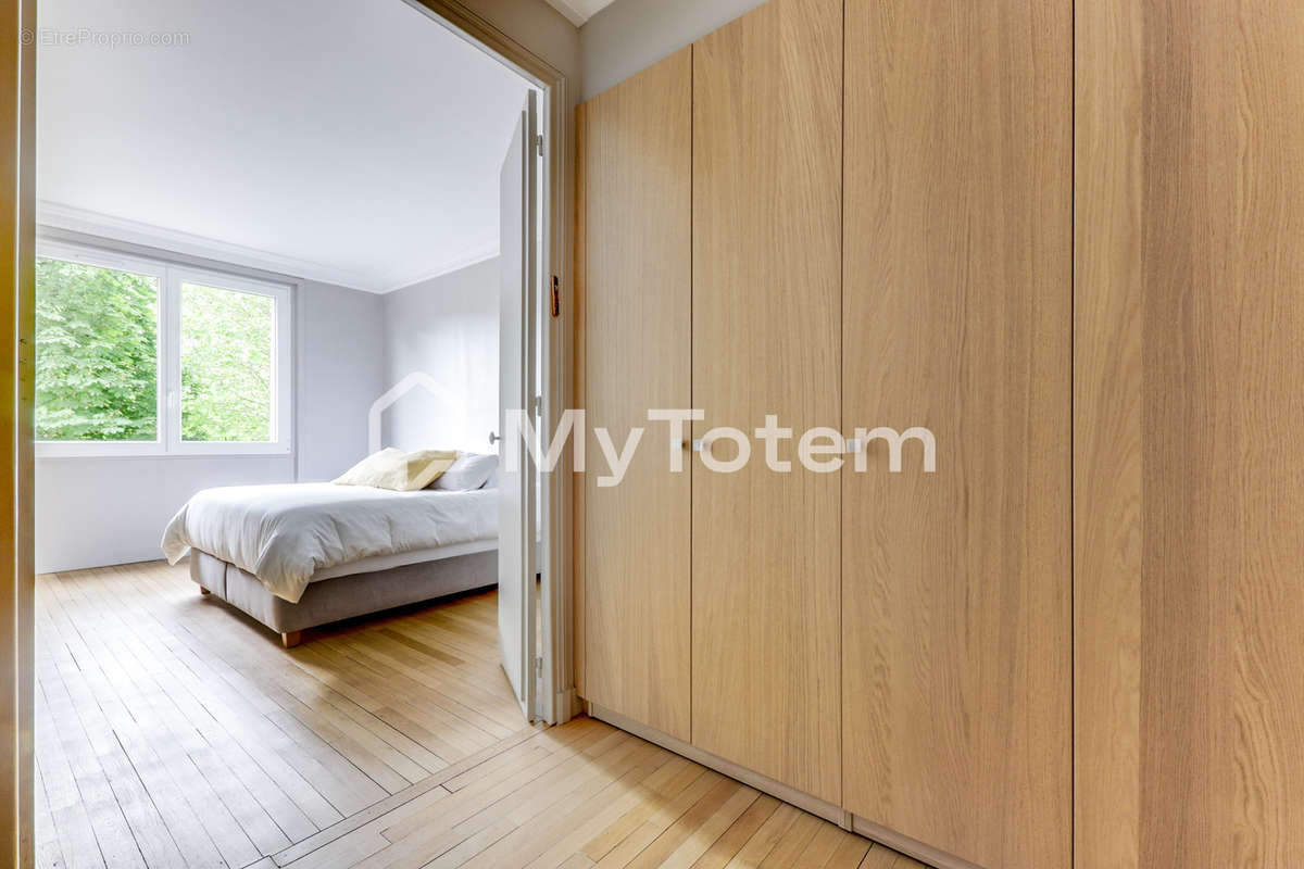 Appartement à NEUILLY-SUR-SEINE