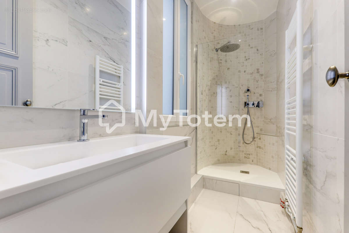 Appartement à NEUILLY-SUR-SEINE