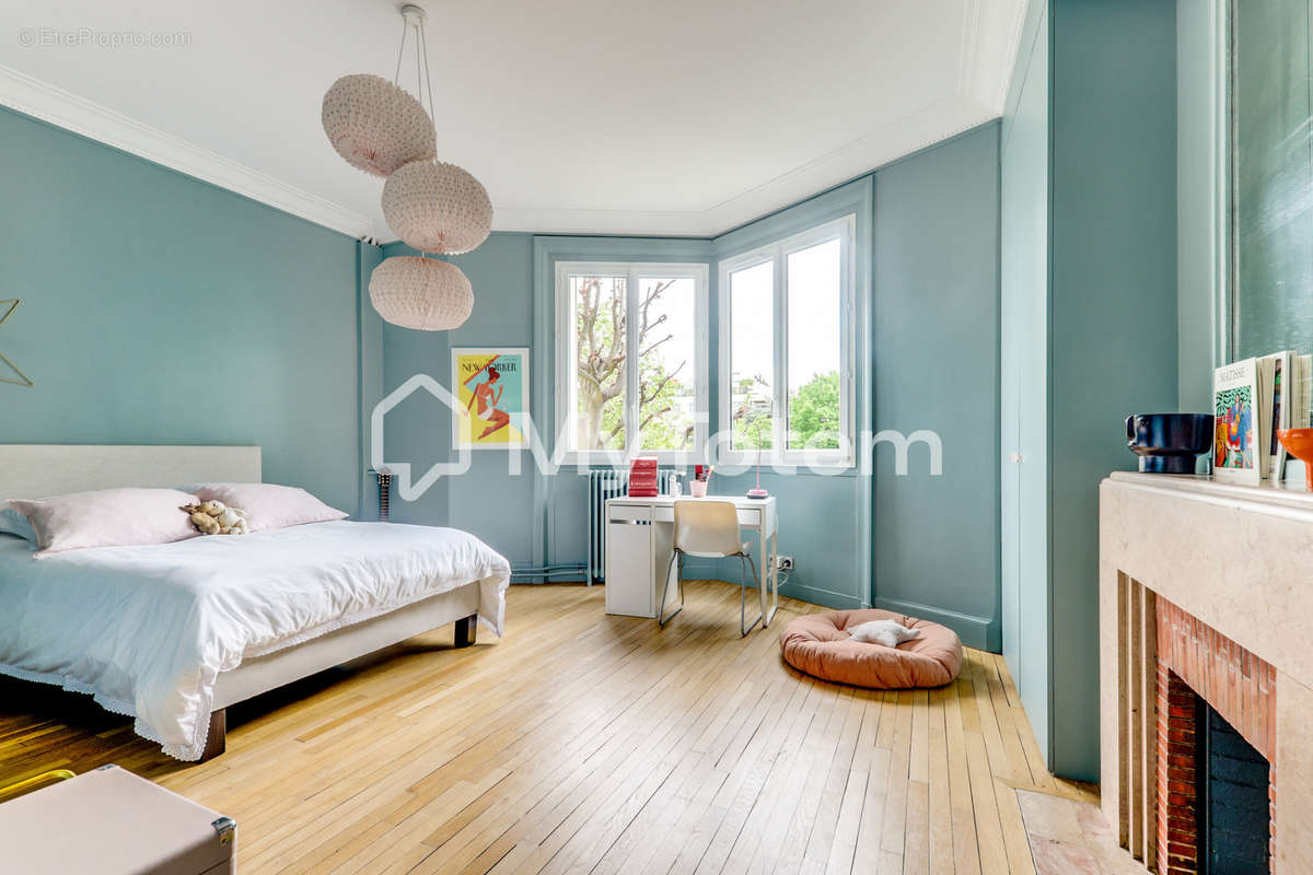 Appartement à NEUILLY-SUR-SEINE