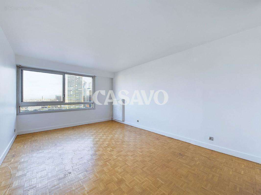 Appartement à COURBEVOIE