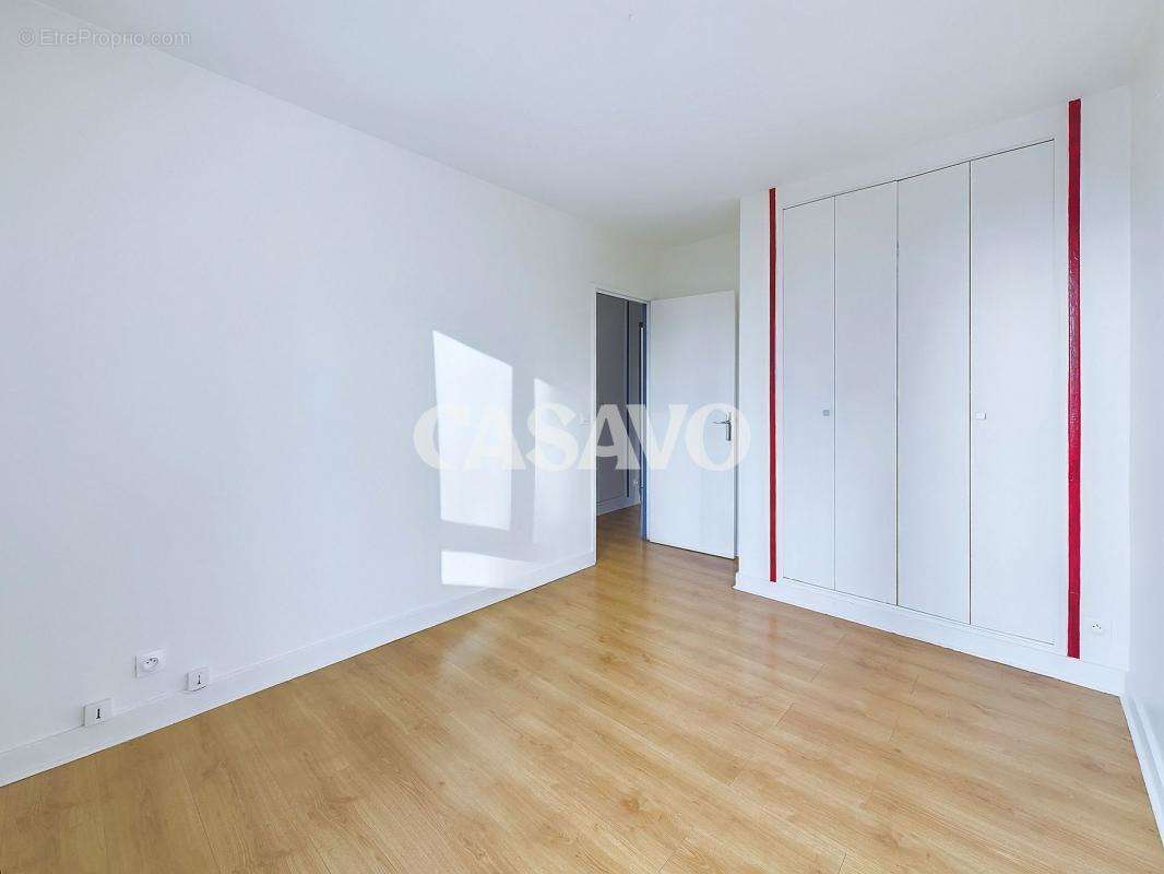 Appartement à COURBEVOIE